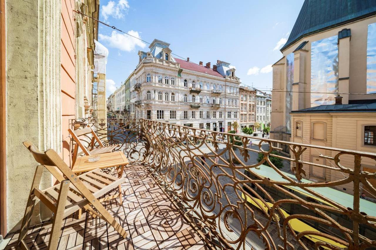 Апартаменти На Площі Ринок 12 * Lviv